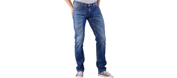 з 15од. - 2-3 од з довжиною 30; 7-8од - пряма штанка. В лоті можуть бути джинси білого кольору