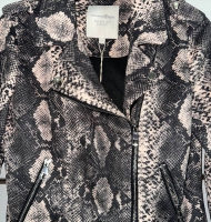 Куртки жіночі