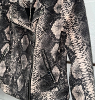 Куртки жіночі